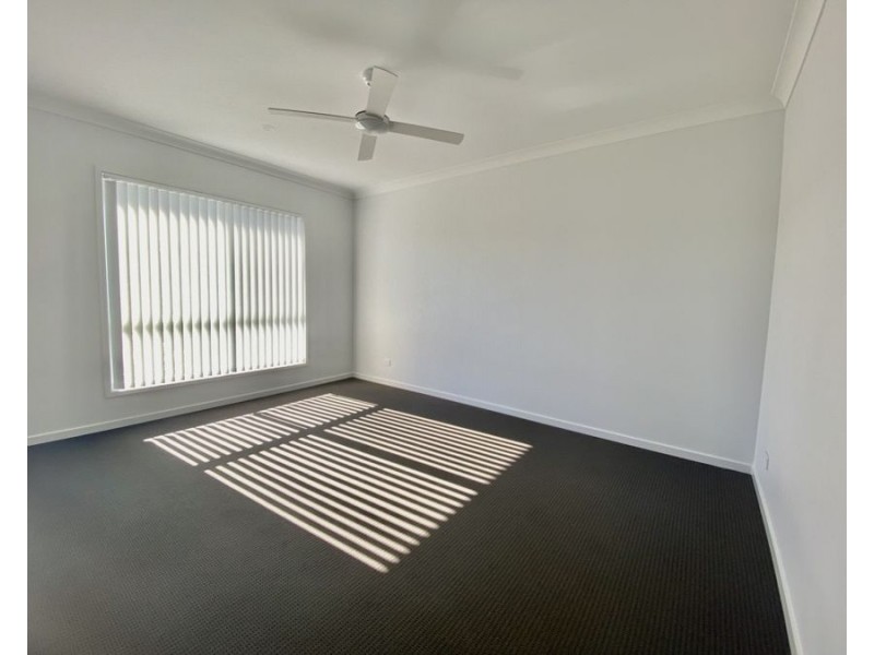 35 Blackberry Way, Ripley QLD 4306