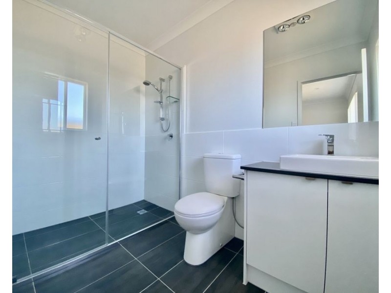 35 Blackberry Way, Ripley QLD 4306