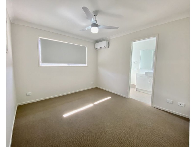 1/48 Sapphire Crs, Redbank Plains QLD 4301
