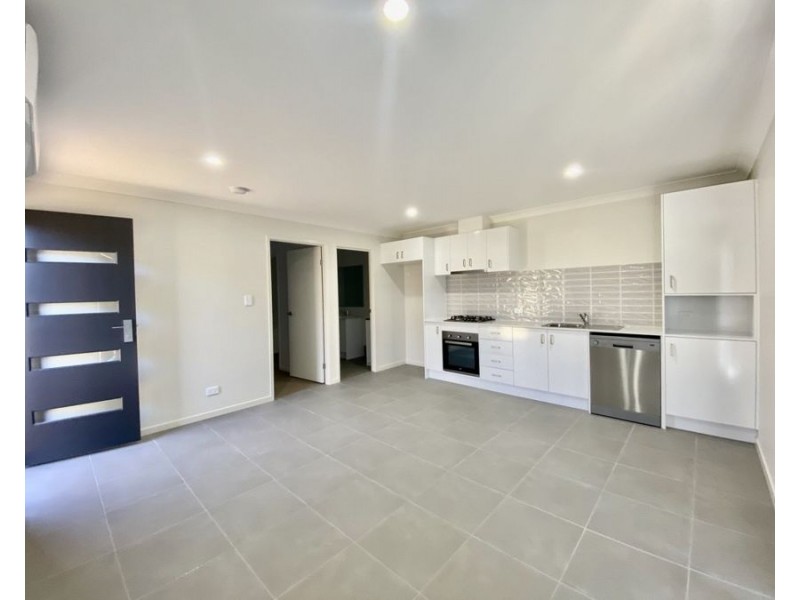 2/48 Sapphire Crs, Redbank Plains QLD 4301