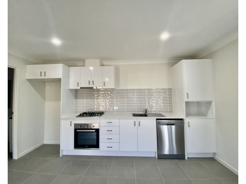 2/48 Sapphire Crs, Redbank Plains QLD 4301