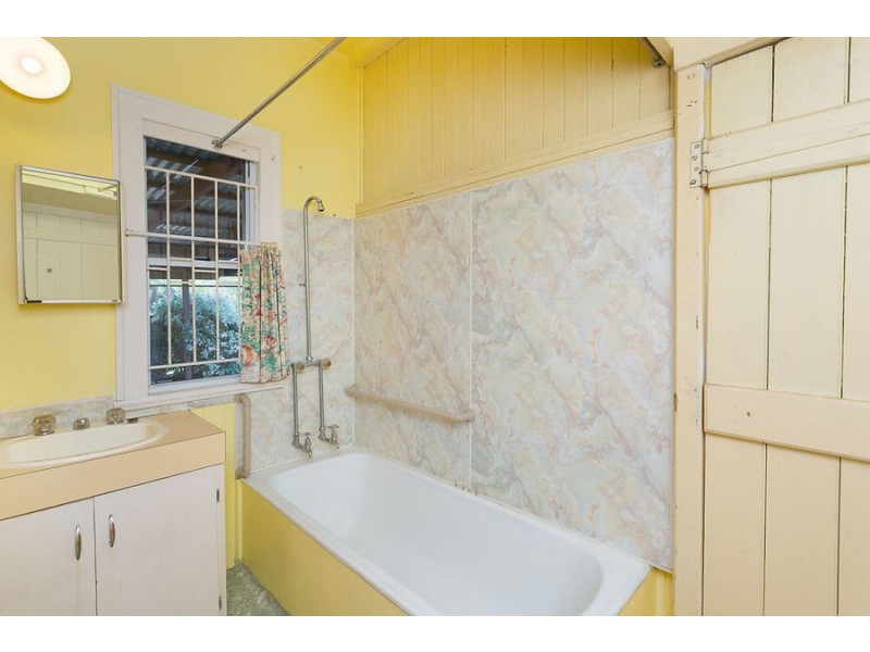 40 Rex Street, Eastern Heights QLD 4305