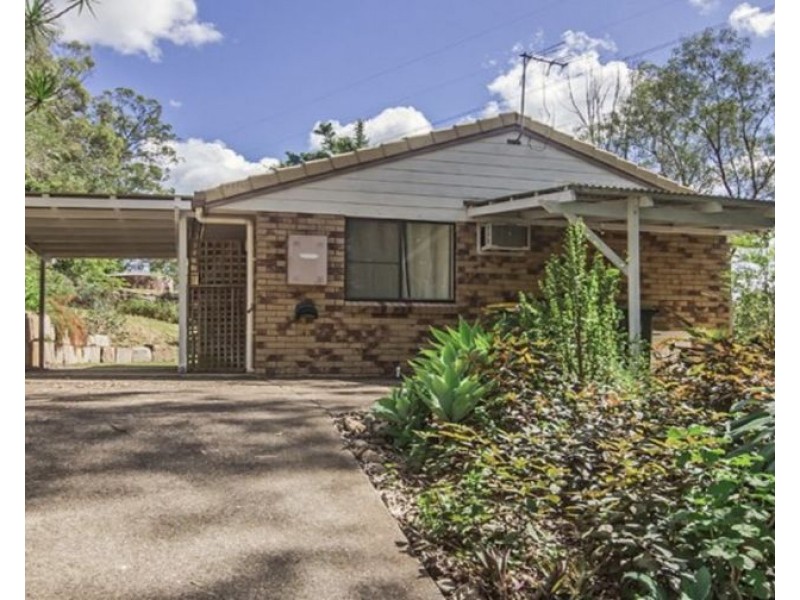 92 College Rd, Karana Downs QLD 4306