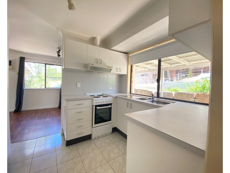 92 College Rd, Karana Downs QLD 4306