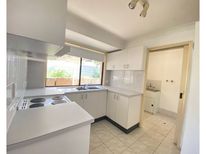 92 College Rd, Karana Downs QLD 4306
