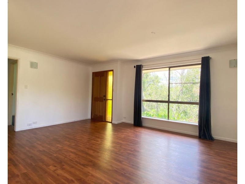 92 College Rd, Karana Downs QLD 4306