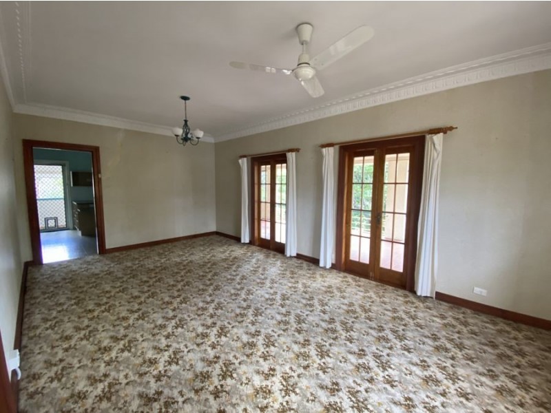 66 Cranes Rd, North Ipswich QLD 4305