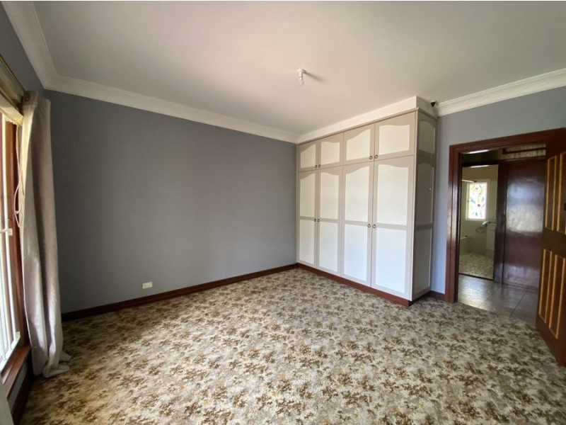 66 Cranes Rd, North Ipswich QLD 4305