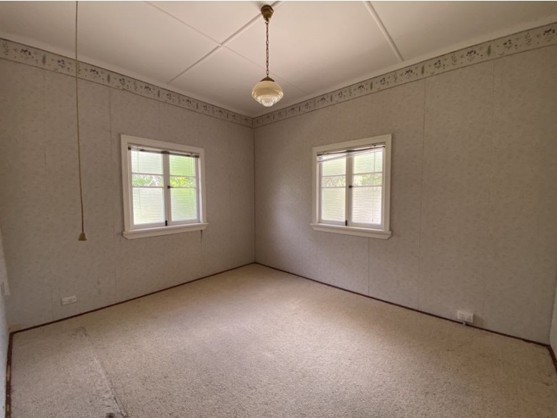 66 Cranes Rd, North Ipswich QLD 4305