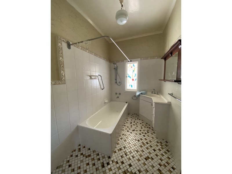 66 Cranes Rd, North Ipswich QLD 4305