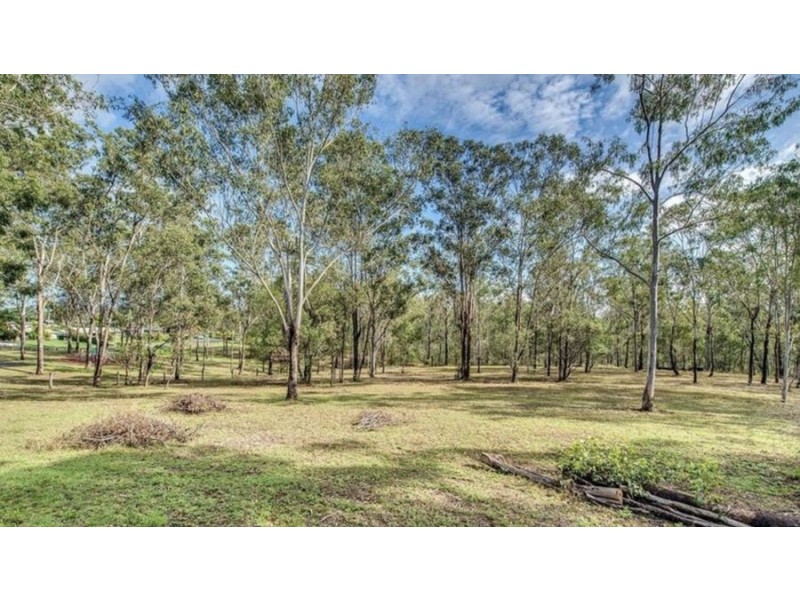 66 Cranes Rd, North Ipswich QLD 4305