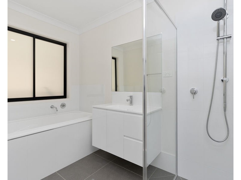 12 Carnelian Crs, Collingwood Park QLD 4301