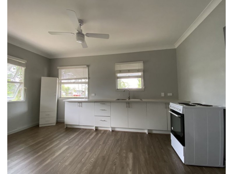 19 Leslie St, East Ipswich QLD 4305