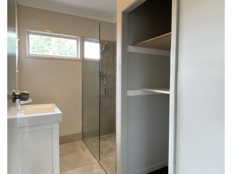 19 Leslie St, East Ipswich QLD 4305
