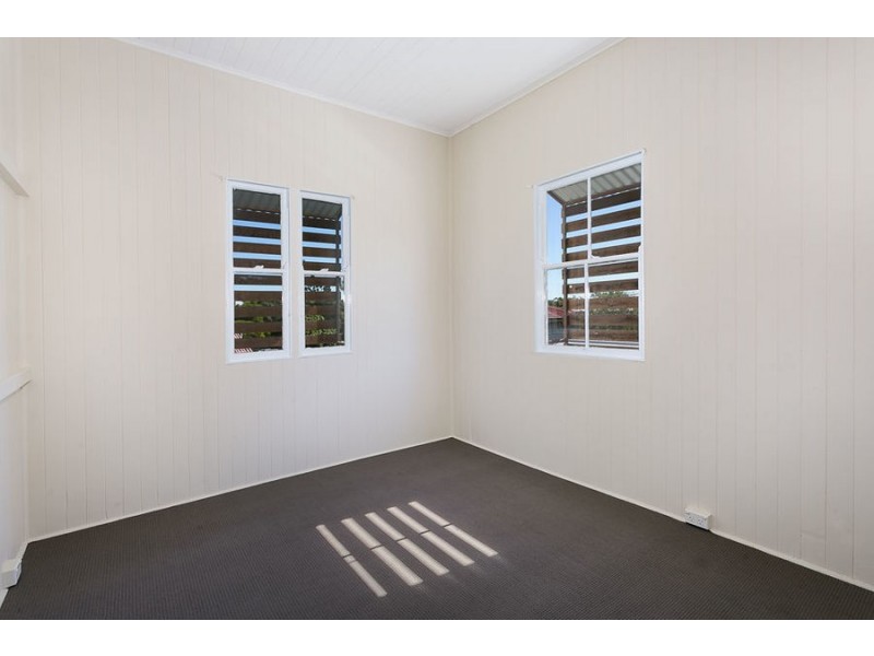 26 Lusitania Street, Newtown QLD 4305