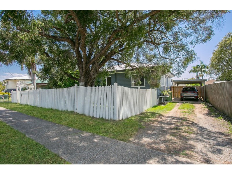 137 South Station Rd, Silkstone QLD 4304