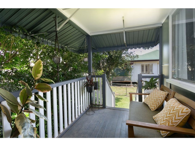 137 South Station Rd, Silkstone QLD 4304