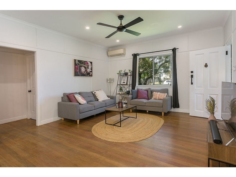 137 South Station Rd, Silkstone QLD 4304