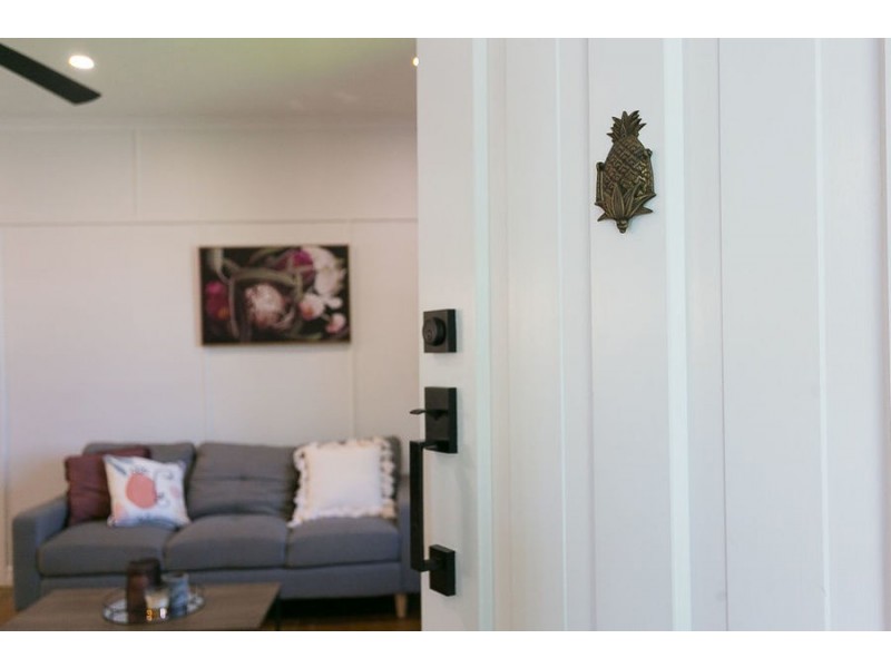 137 South Station Rd, Silkstone QLD 4304