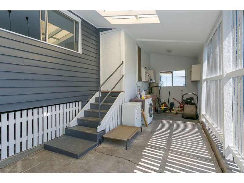 137 South Station Rd, Silkstone QLD 4304