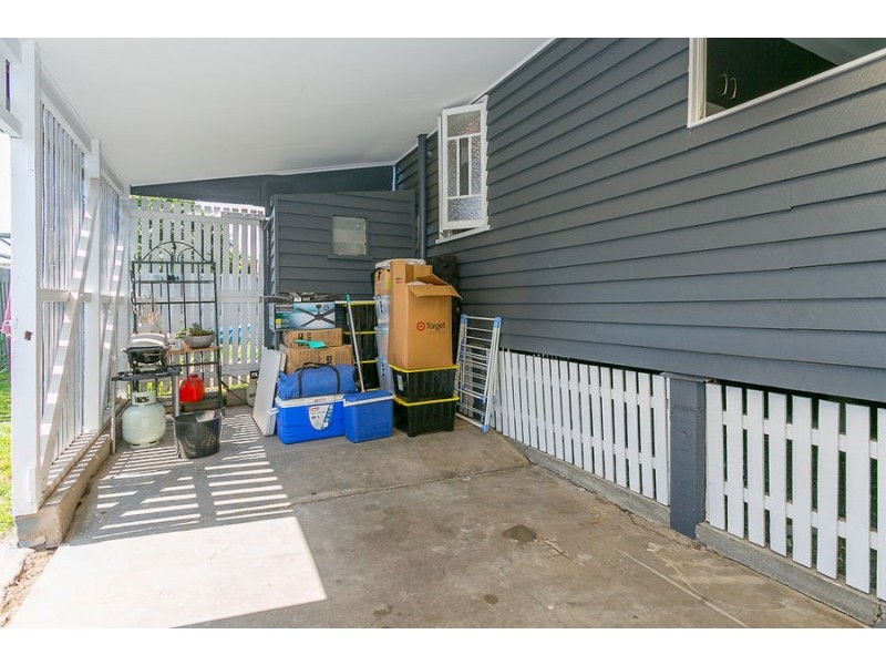 137 South Station Rd, Silkstone QLD 4304