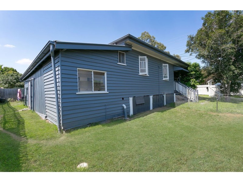 137 South Station Rd, Silkstone QLD 4304