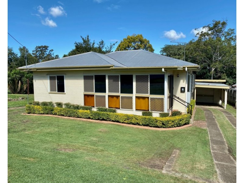 13 Lloyd George St, Eastern Heights QLD 4305