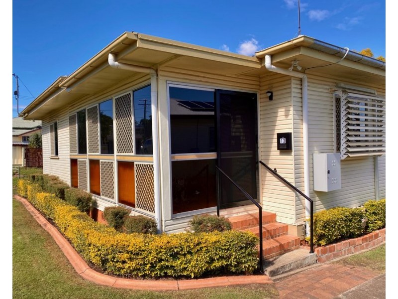 13 Lloyd George St, Eastern Heights QLD 4305