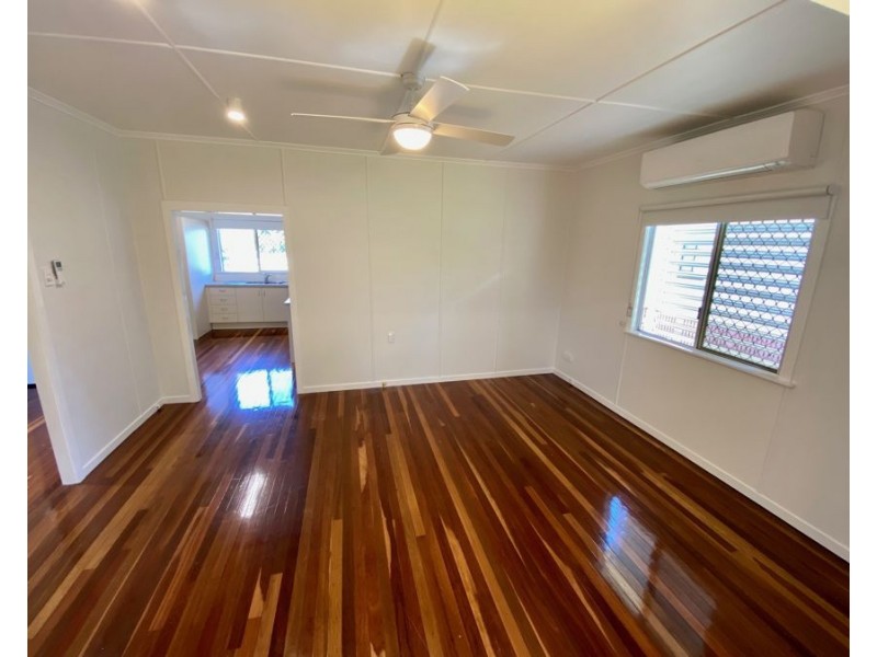 13 Lloyd George St, Eastern Heights QLD 4305