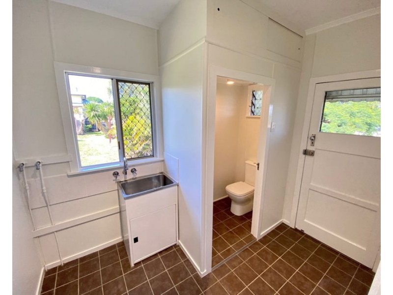 13 Lloyd George St, Eastern Heights QLD 4305