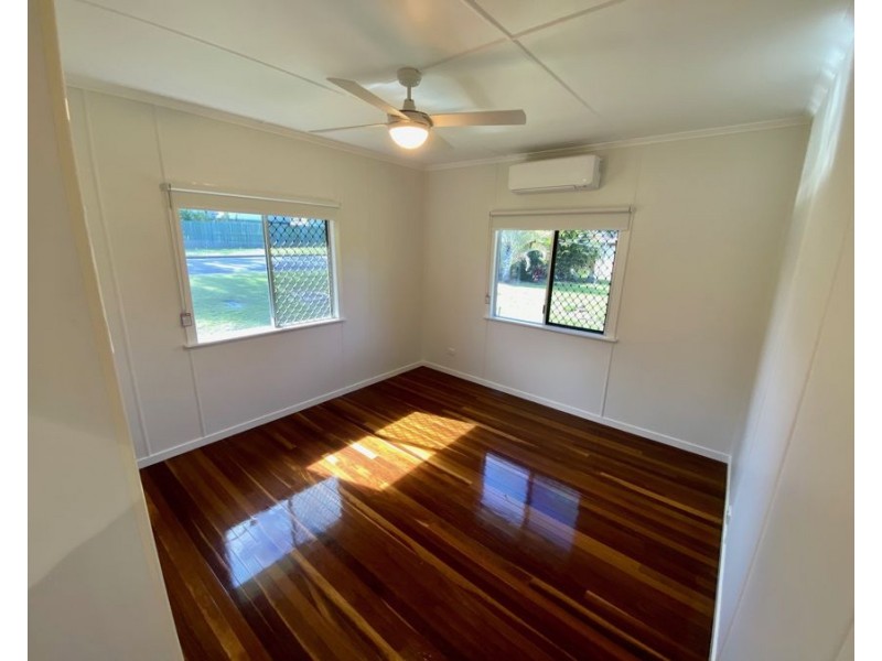 13 Lloyd George St, Eastern Heights QLD 4305