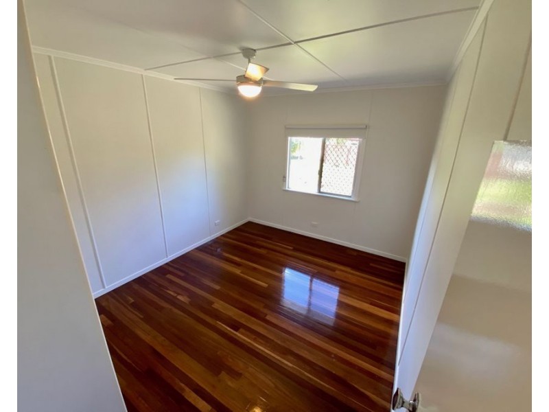 13 Lloyd George St, Eastern Heights QLD 4305