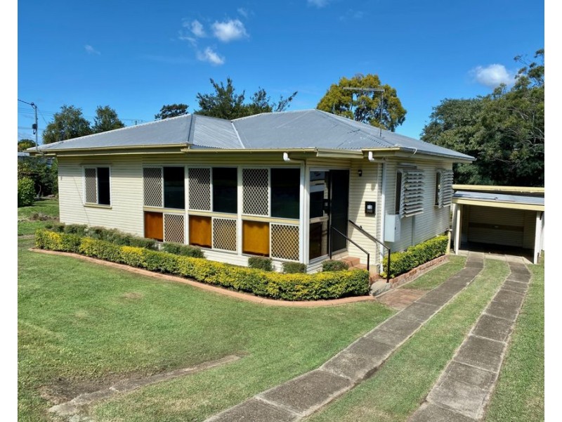 13 Lloyd George St, Eastern Heights QLD 4305