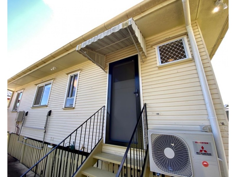 13 Lloyd George St, Eastern Heights QLD 4305