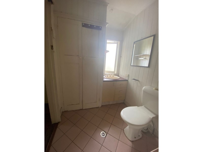 13 Salisbury Rd, Ipswich QLD 4305