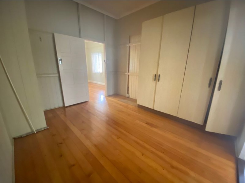 13 Salisbury Rd, Ipswich QLD 4305