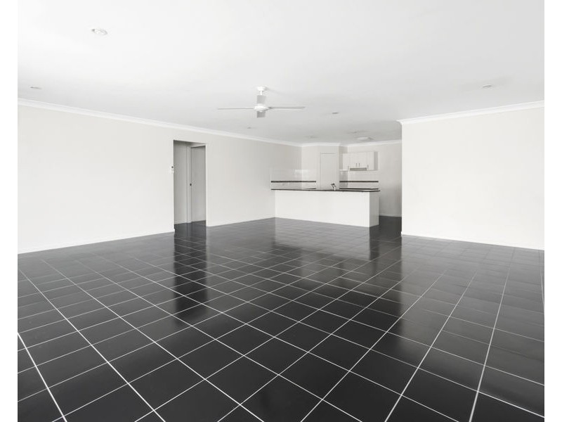 1/22 Tea Tree Pl, Raceview QLD 4305