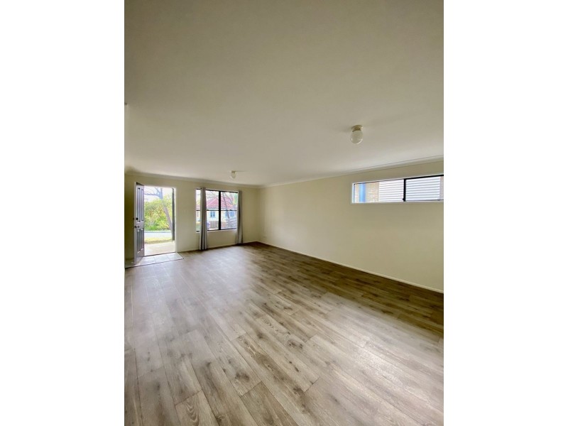 2/17 Spencer St, Churchill QLD 4305