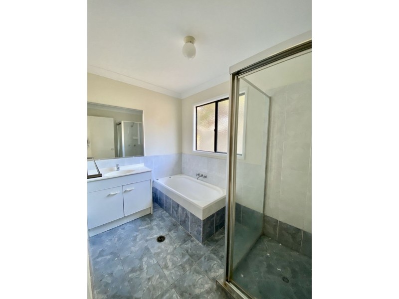 2/17 Spencer St, Churchill QLD 4305