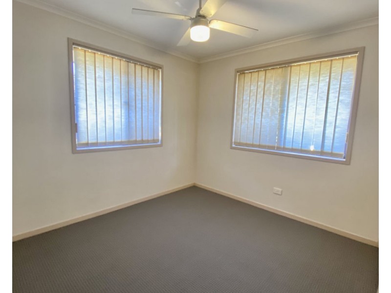1/25 Henty Dr, Redbank Plains QLD 4301