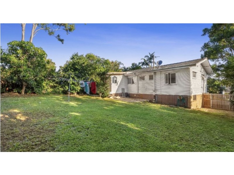 4 Kraatz Ave, Loganlea QLD 4131