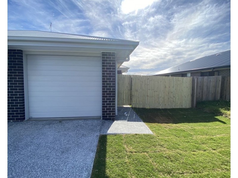 2/67 Montana Cct, Logan Reserve QLD 4133