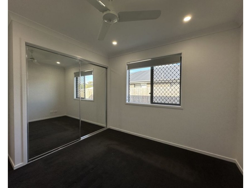 2/67 Montana Cct, Logan Reserve QLD 4133