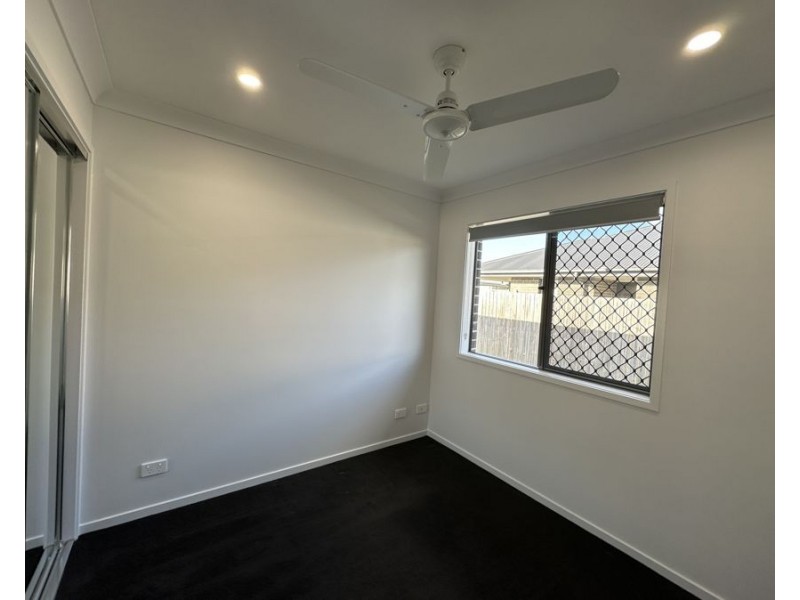 2/67 Montana Cct, Logan Reserve QLD 4133