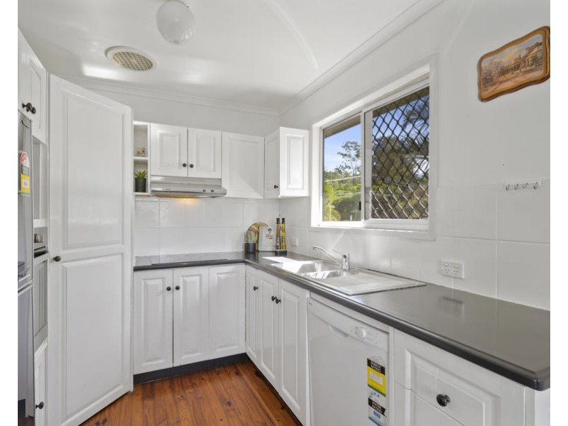 2 Tamatea Dr, Bellbird Park QLD 4300