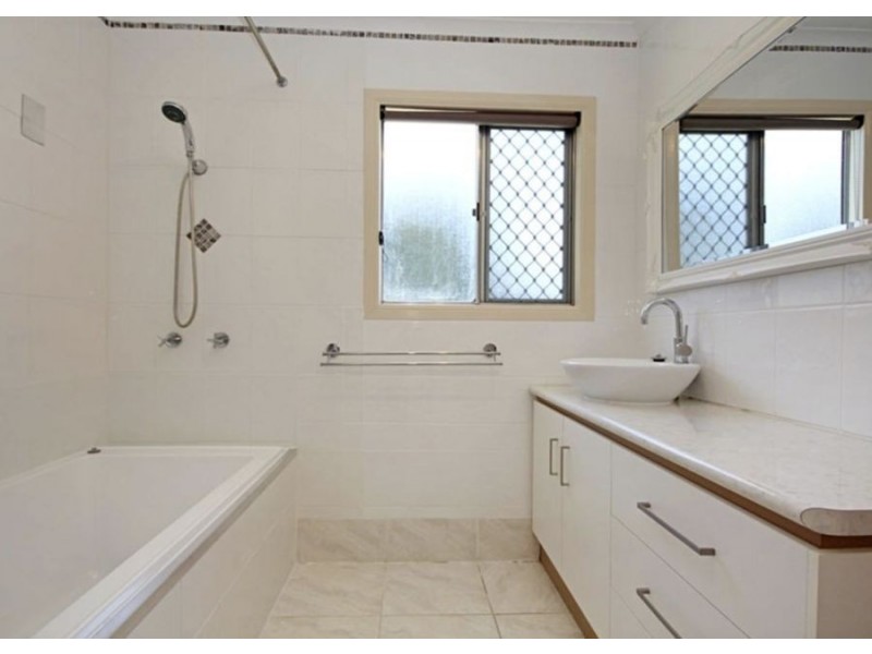 109 Fernvale Rd, Brassall QLD 4305