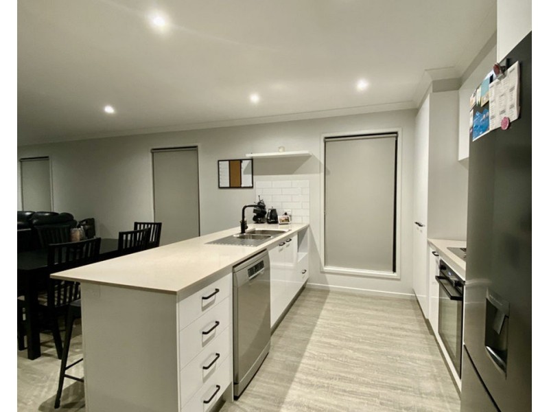 1 Berry St, Churchill QLD 4305