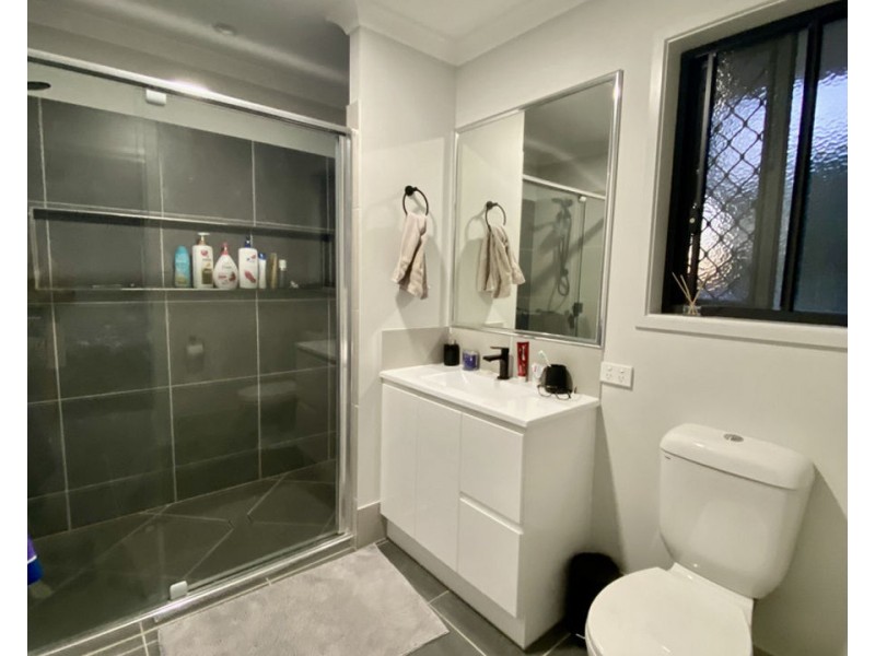 1 Berry St, Churchill QLD 4305