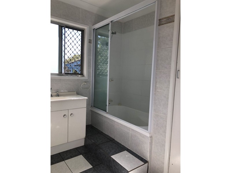 6 Kraatz Ave, Loganlea QLD 4131