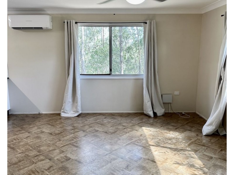 40 Leonard St, Yamanto QLD 4305